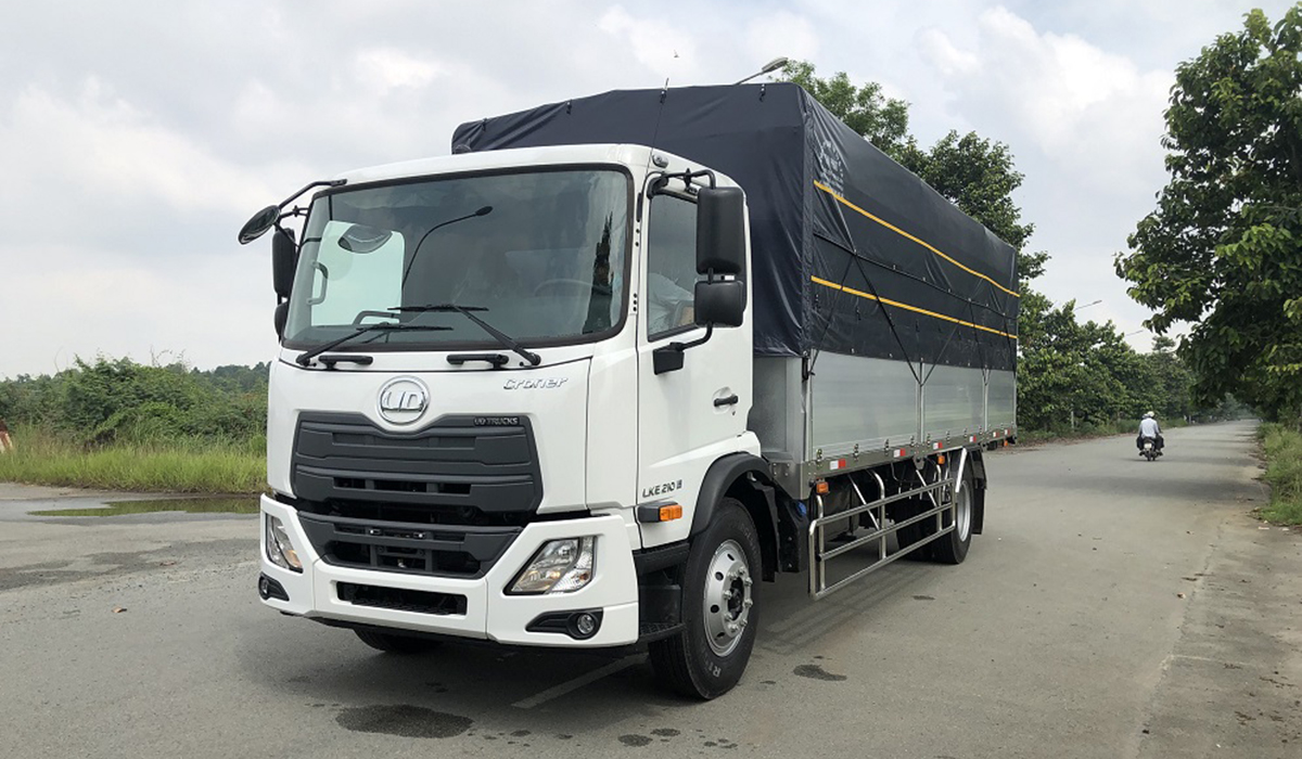 Xe Tải UD 6 Tấn Thùng 6m8 PKE 210