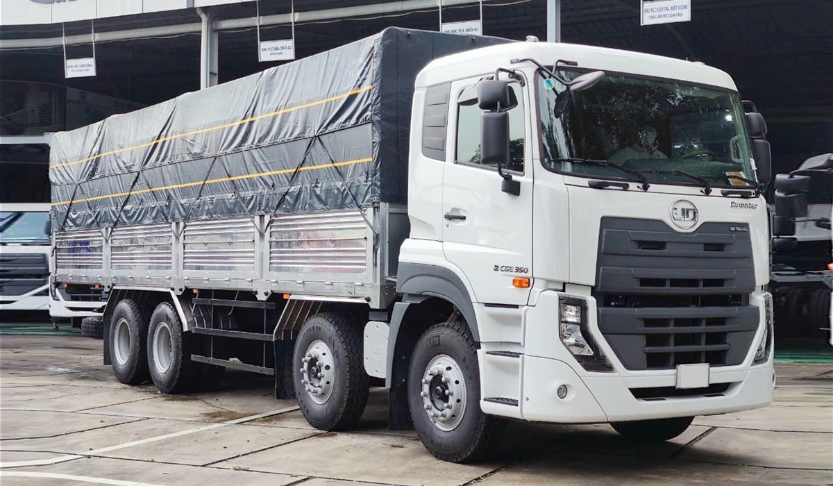Xe tải UD 4 chân 350 18 tấn thùng 9m5